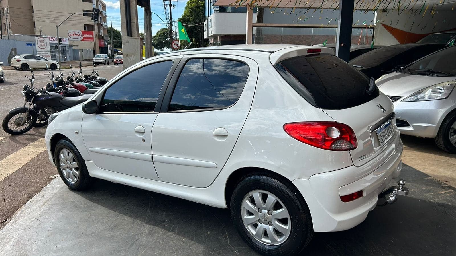 Peugeot 207 1.4 Active Completo 2015 — mídia 4
