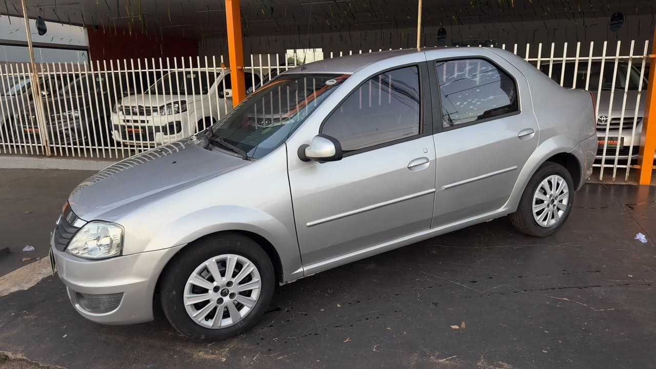 RENAULT LOGAN 1.6 EXPRESSION COMPLETO — mídia 3