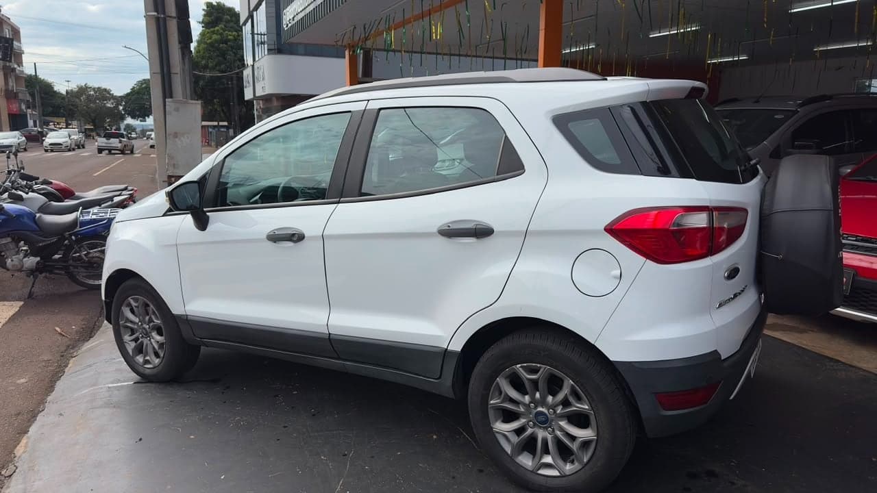 Ford EcoSport Freestyle 1.6 2015 — mídia 4