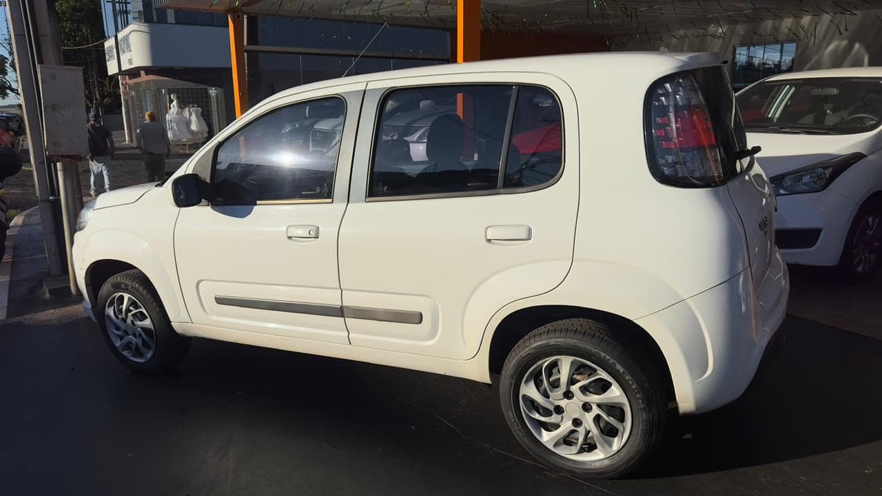 FIAT UNO 1.0 DRIVE COMPLETO — mídia 7