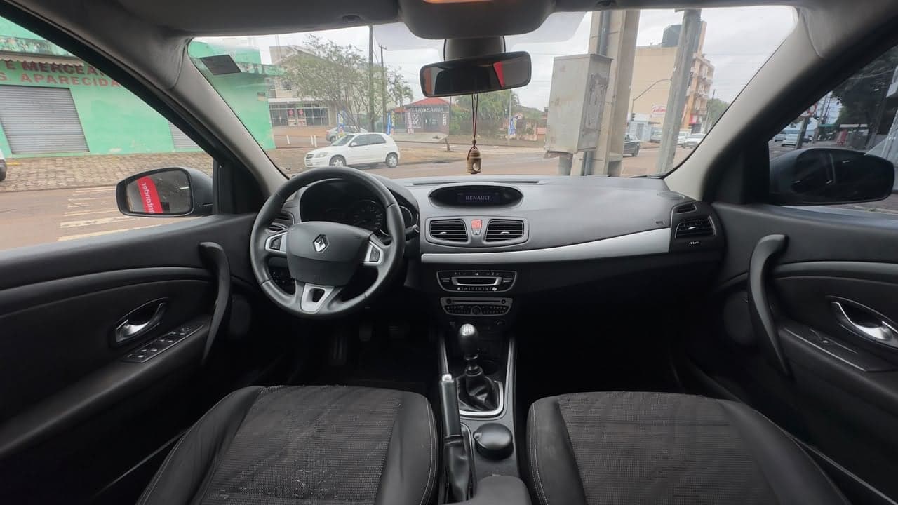 RENAULT FLUENCE 2.0 DYNAMIQUE MANUAL COMPLETO — mídia 12