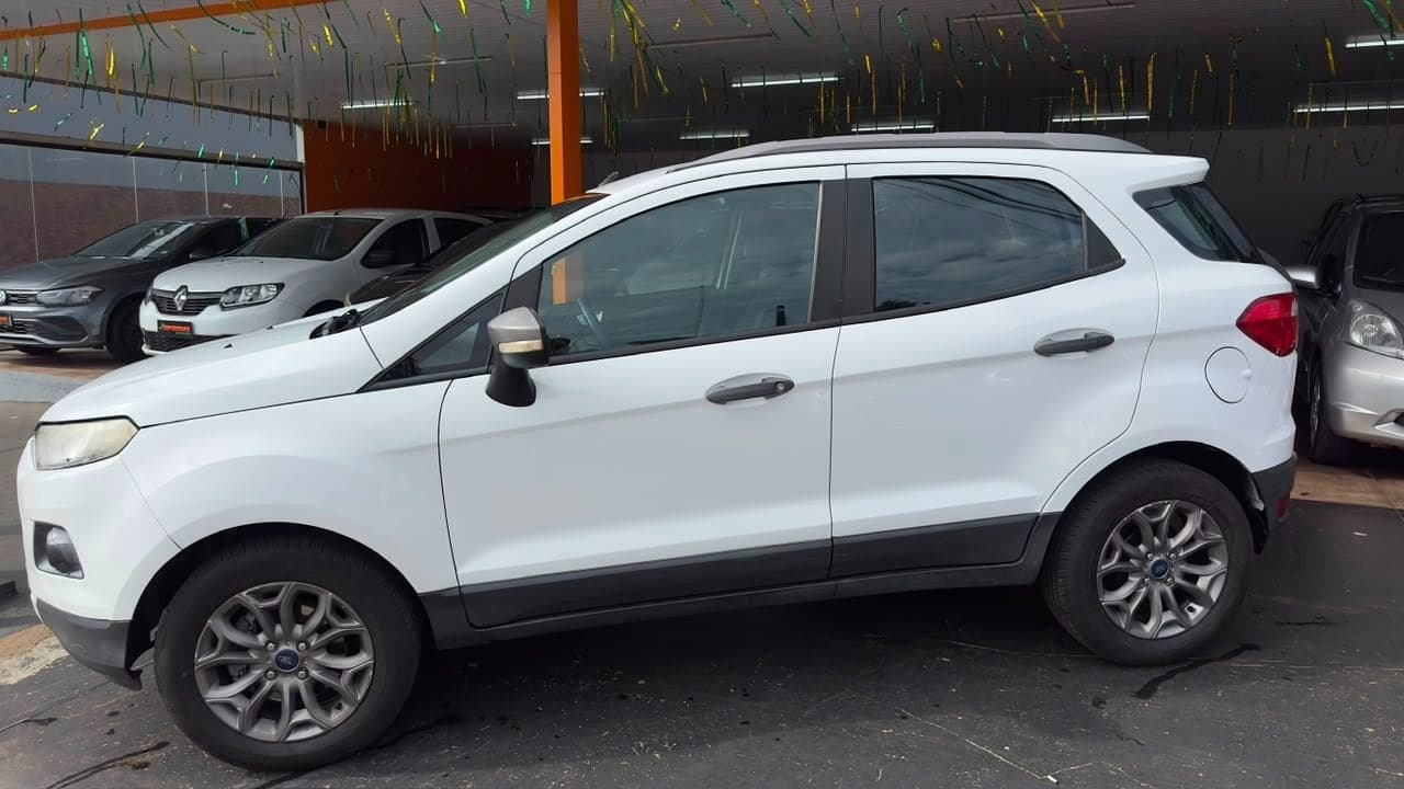 Ford EcoSport Freestyle 1.6 2015 — mídia 10