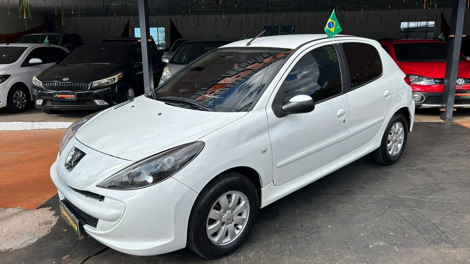 Peugeot 207 1.4 Active Completo 2015 — mídia 11