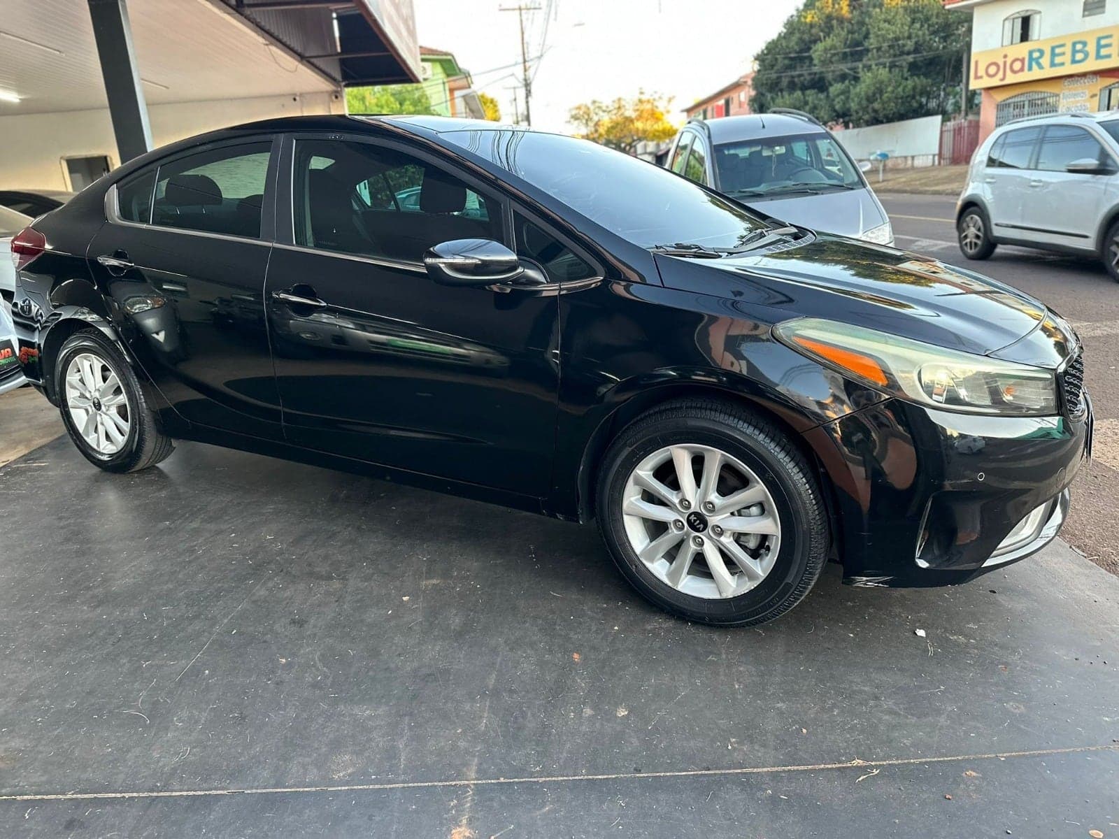 Kia Cerato 1.6 Automático 2019 — mídia 2