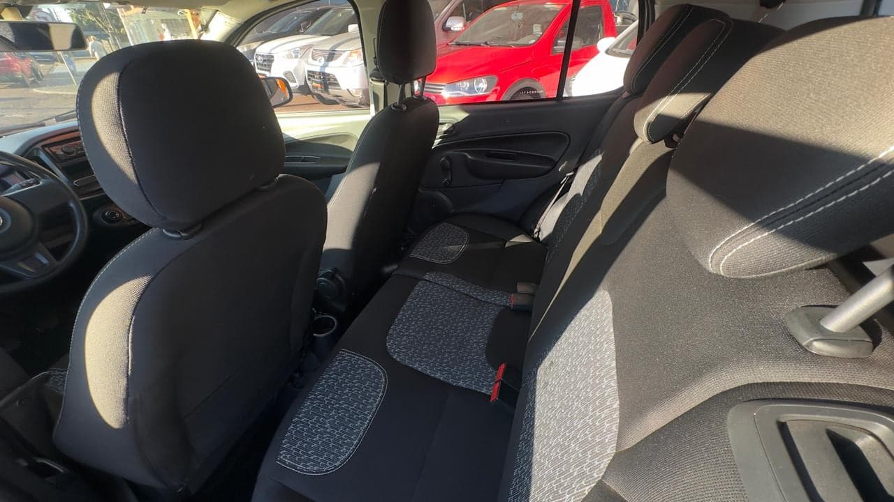 FIAT UNO 1.0 DRIVE COMPLETO — mídia 9