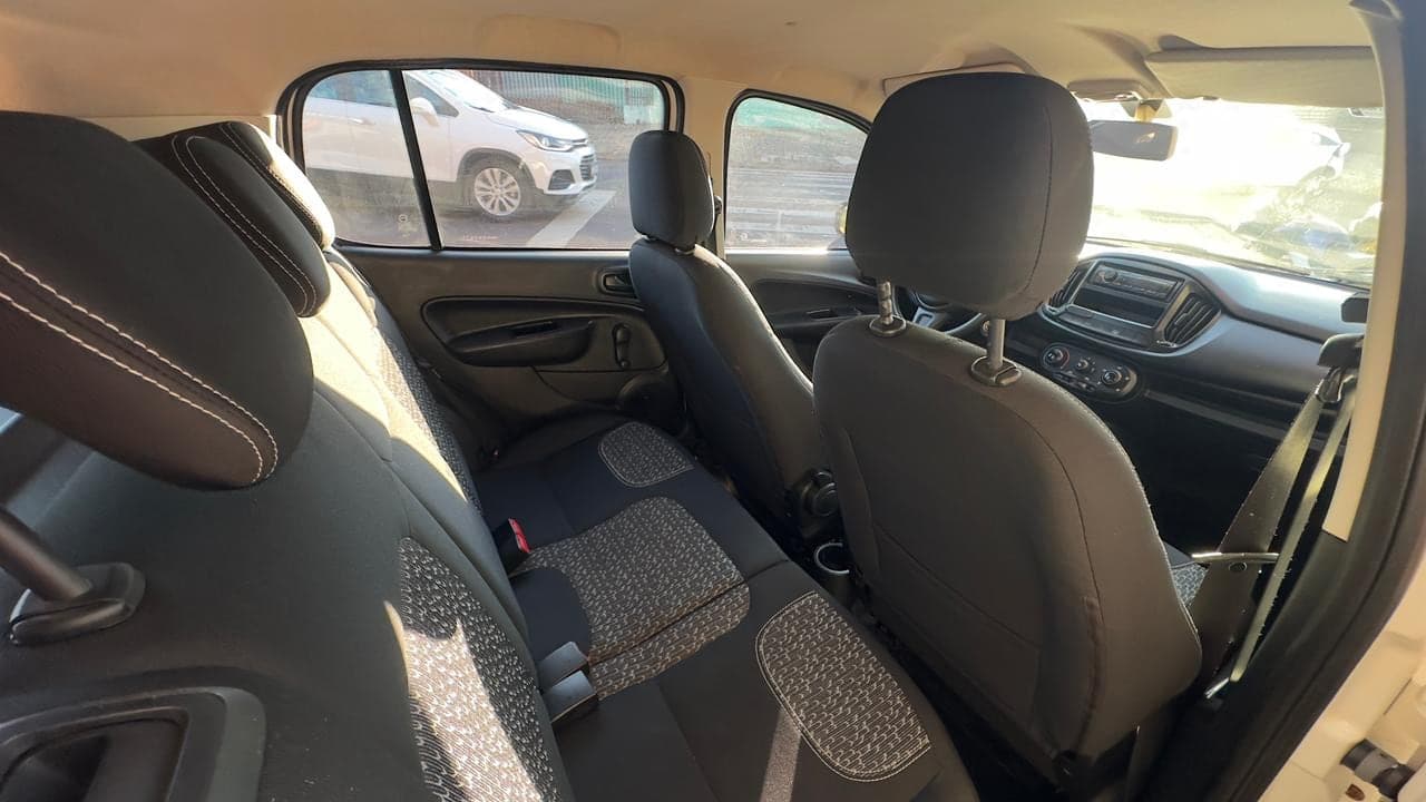 FIAT UNO 1.0 DRIVE COMPLETO — mídia 11