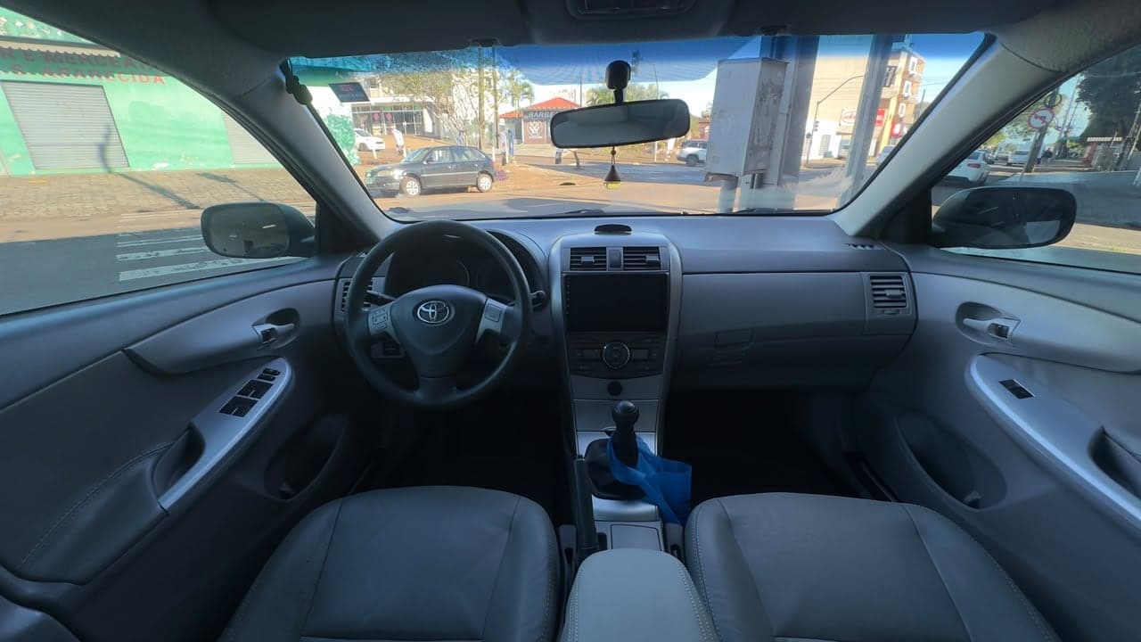 TOYOTA COROLLA GLI 1.8 MANUAL COMPLETO — mídia 12