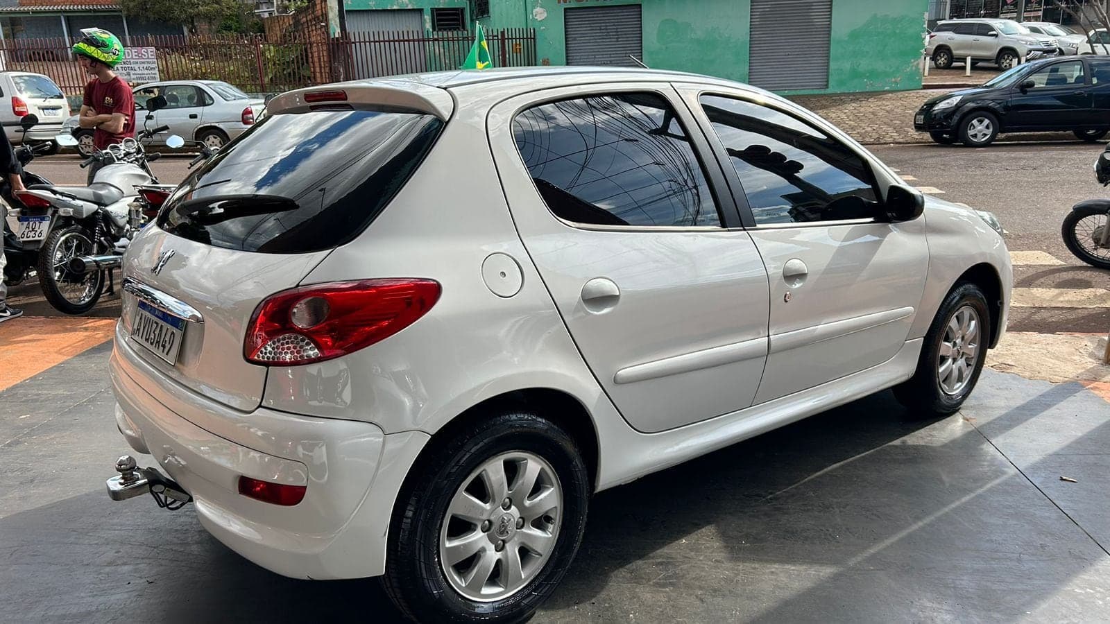 Peugeot 207 1.4 Active Completo 2015 — mídia 5