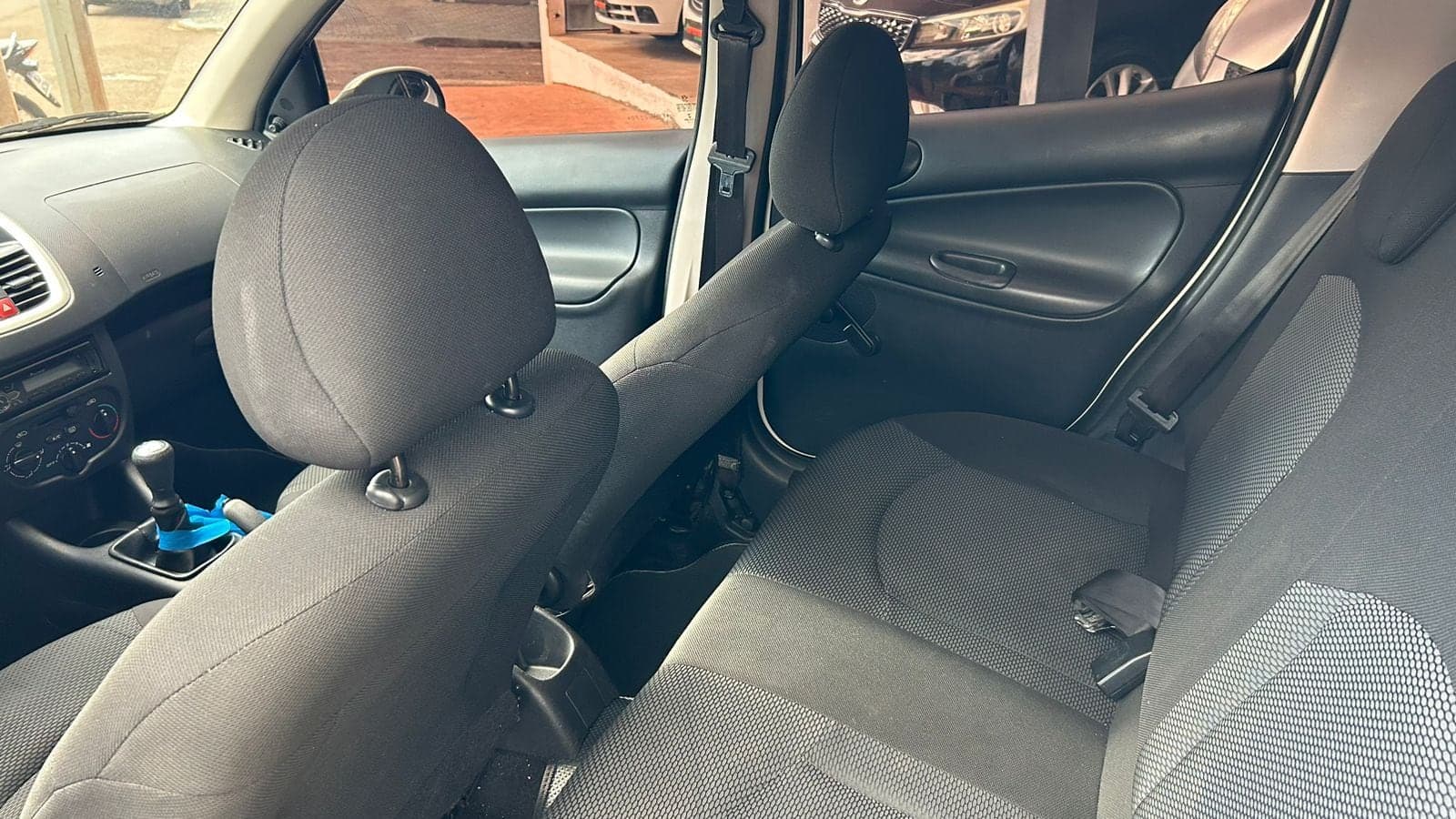 Peugeot 207 1.4 Active Completo 2015 — mídia 7