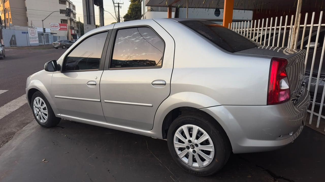 RENAULT LOGAN 1.6 EXPRESSION COMPLETO — mídia 7